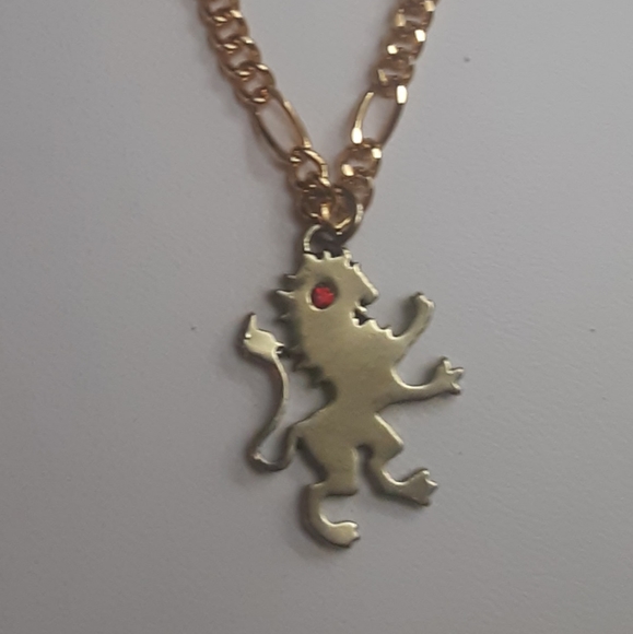 Heraldic LION Pendant On 14kGf Figaro CHAIN Unisex - Picture 1 of 5